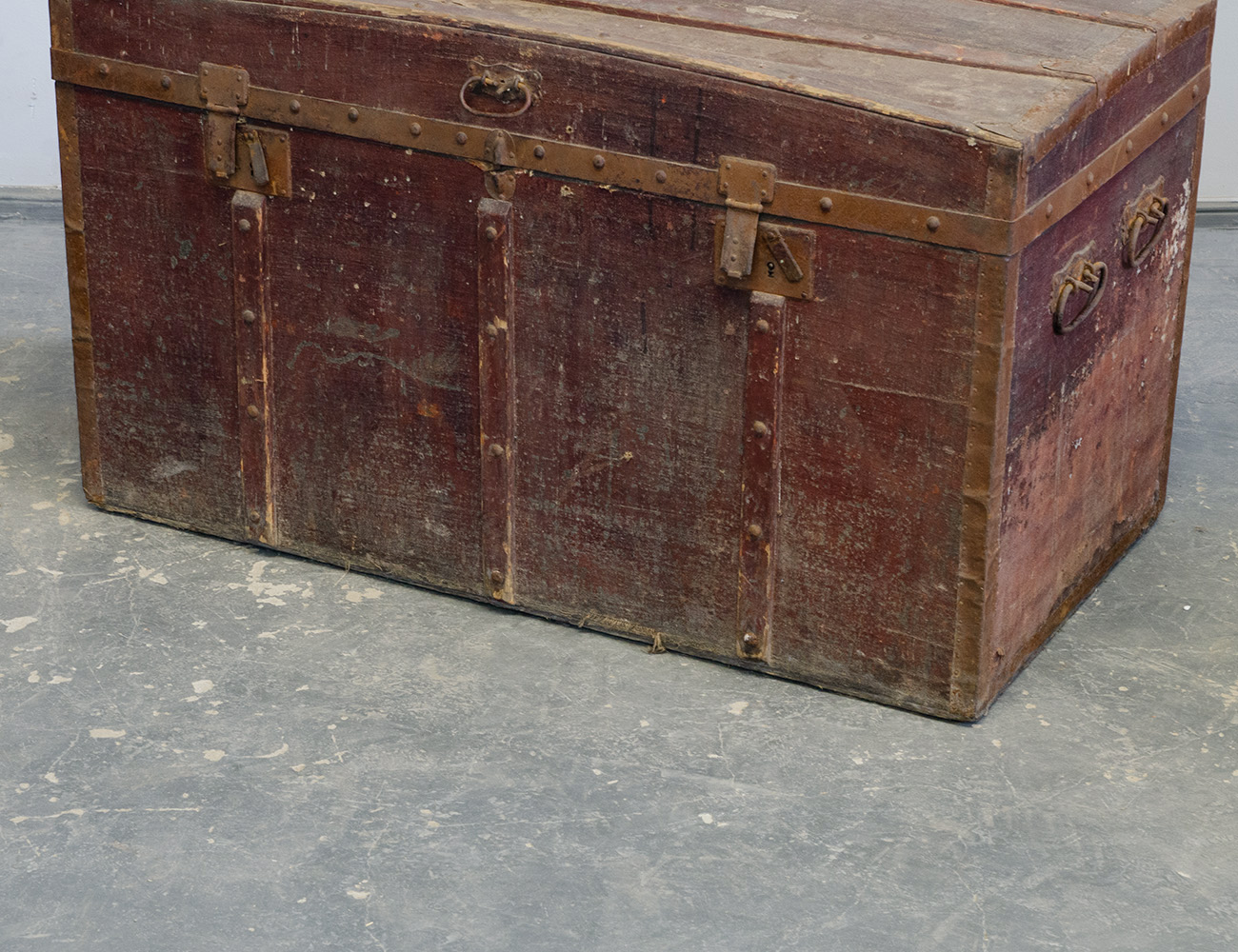 Старинный дорожный кофр