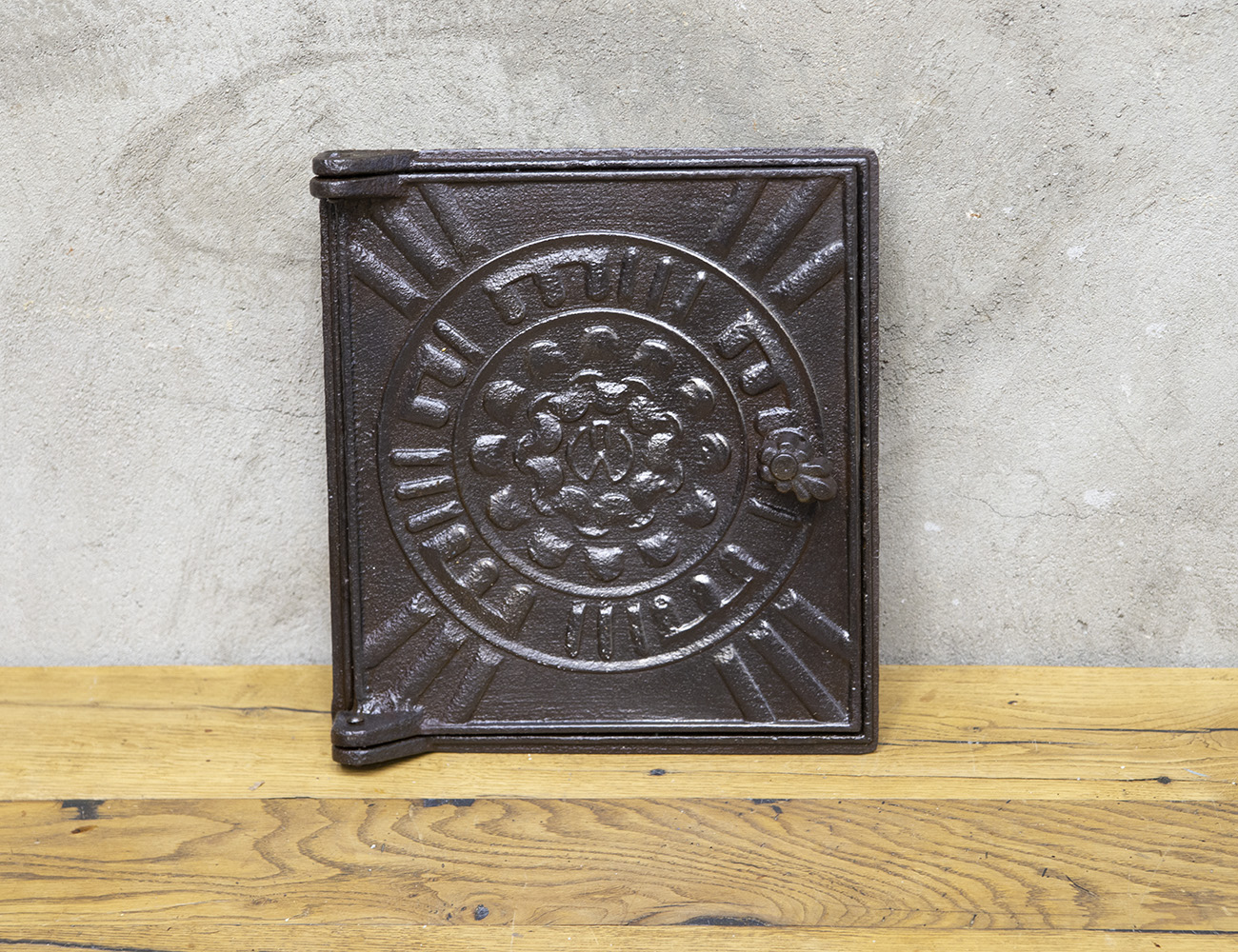 Старинная печная дверка