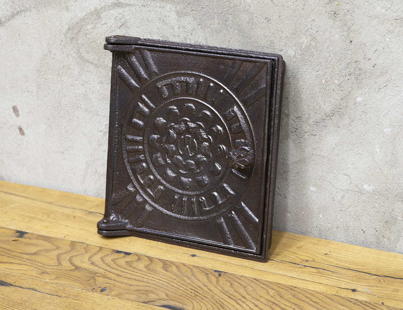 Старинная печная дверка