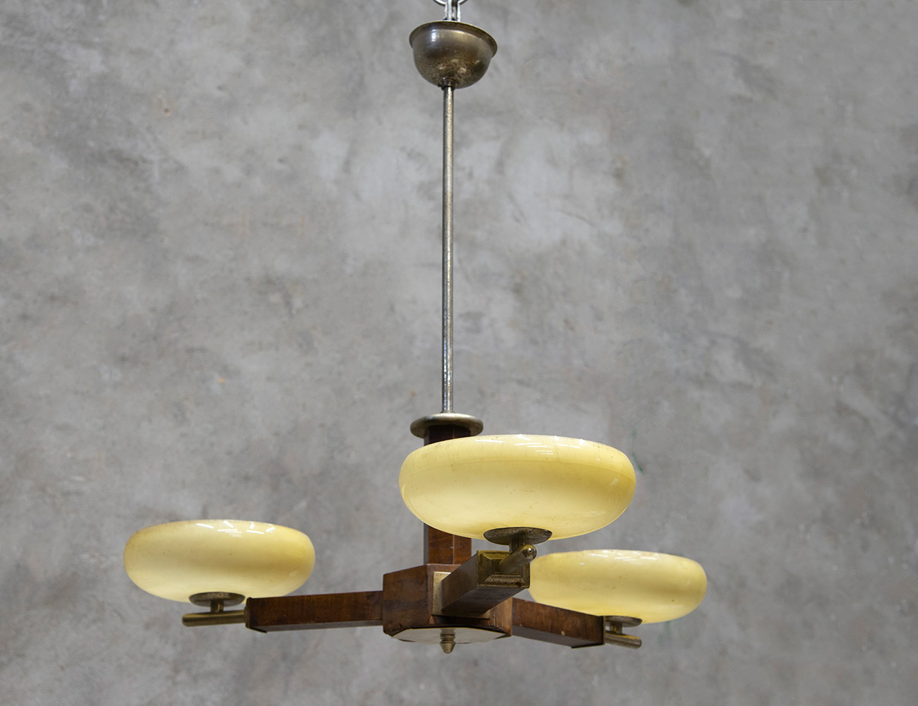 Люстра эпохи Ар-Деко