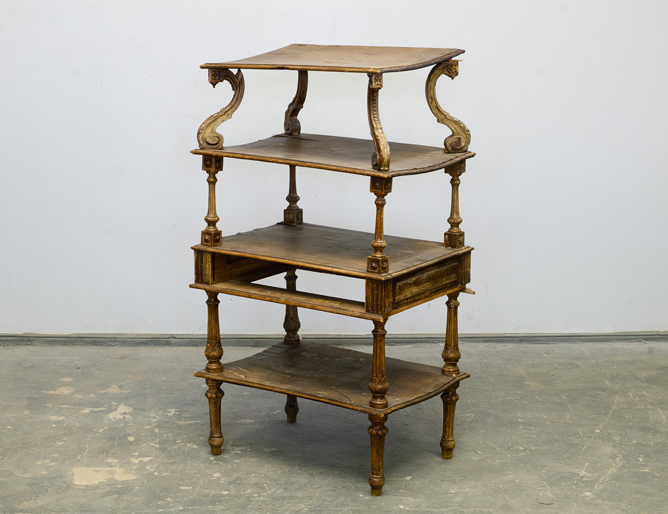 Антикварная этажерка 19 века