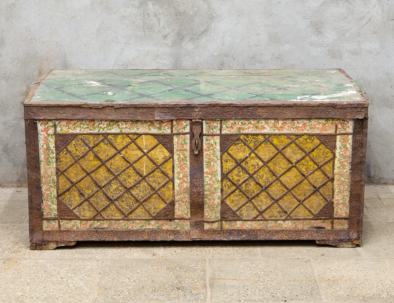 Старинный сундук