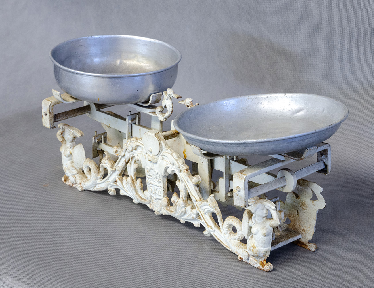 Старинные весы системы Беренже