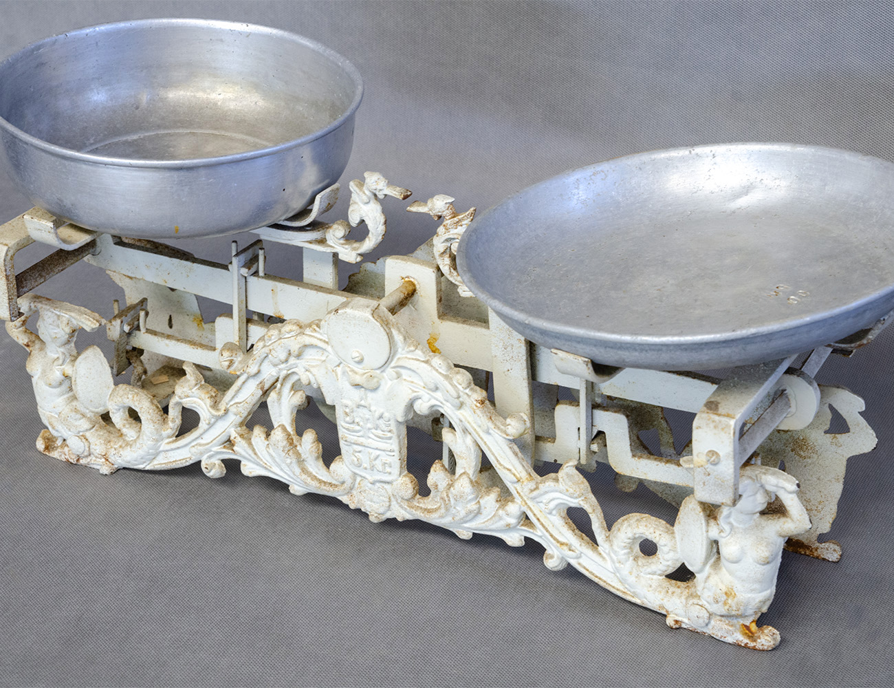 Старинные весы системы Беренже