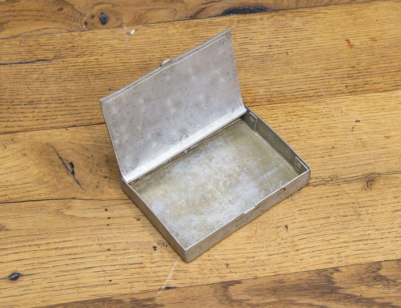 Винтажный портсигар со звездой