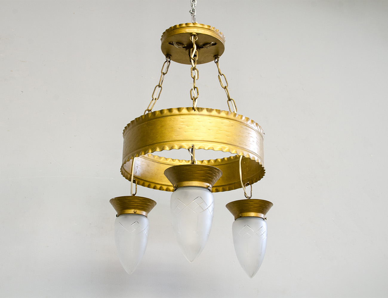 Старинная люстра