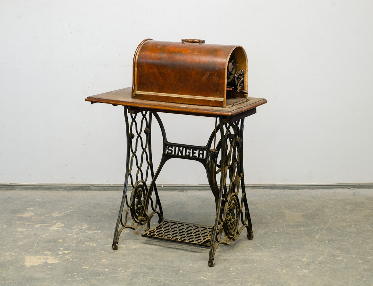 Чугунная станина Singer
