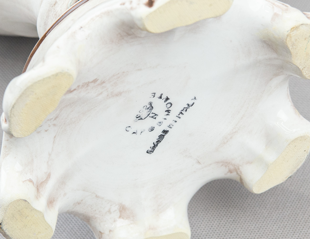 Фарфоровая ваза для цветов Capodimonte