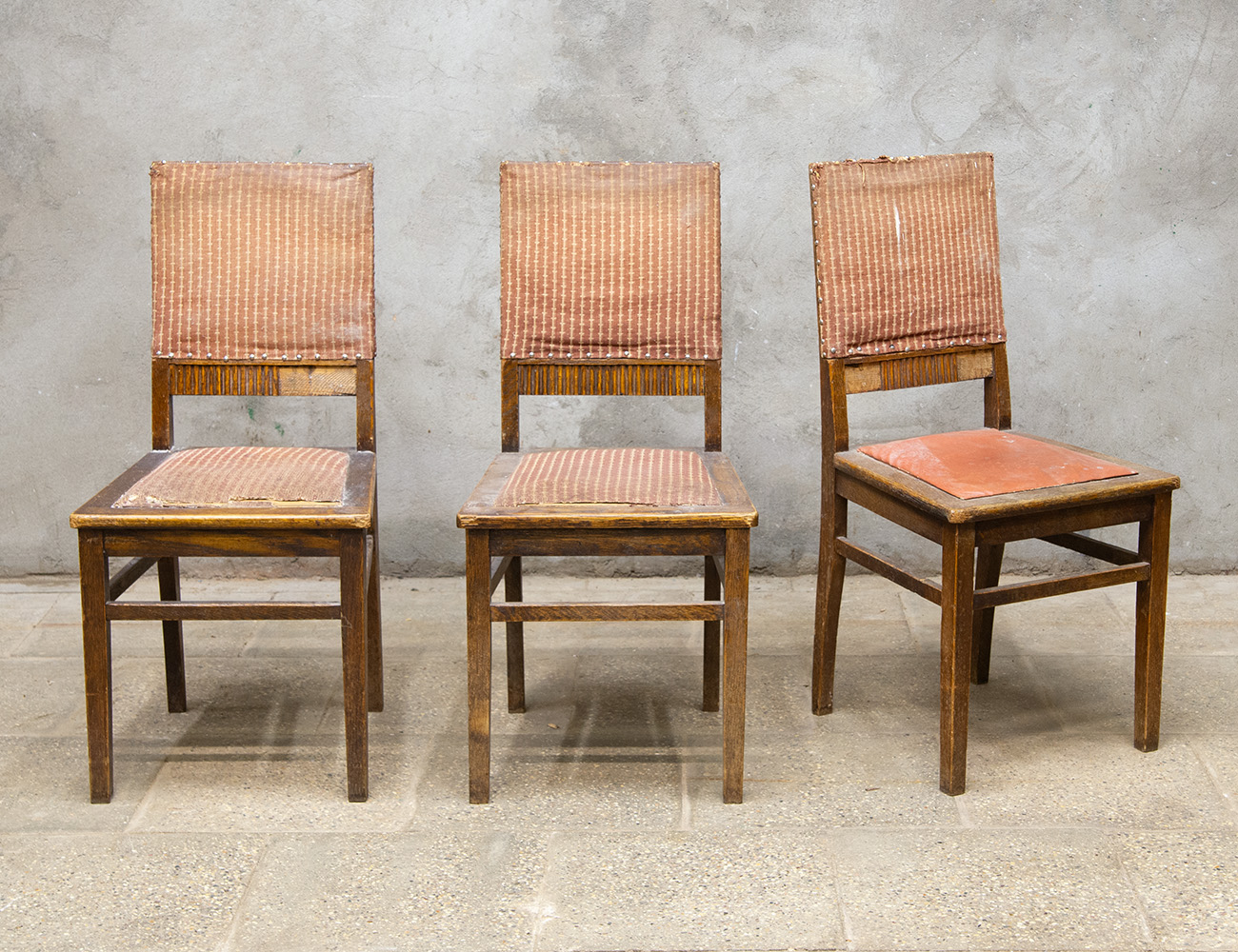 Старинные дубовые стулья