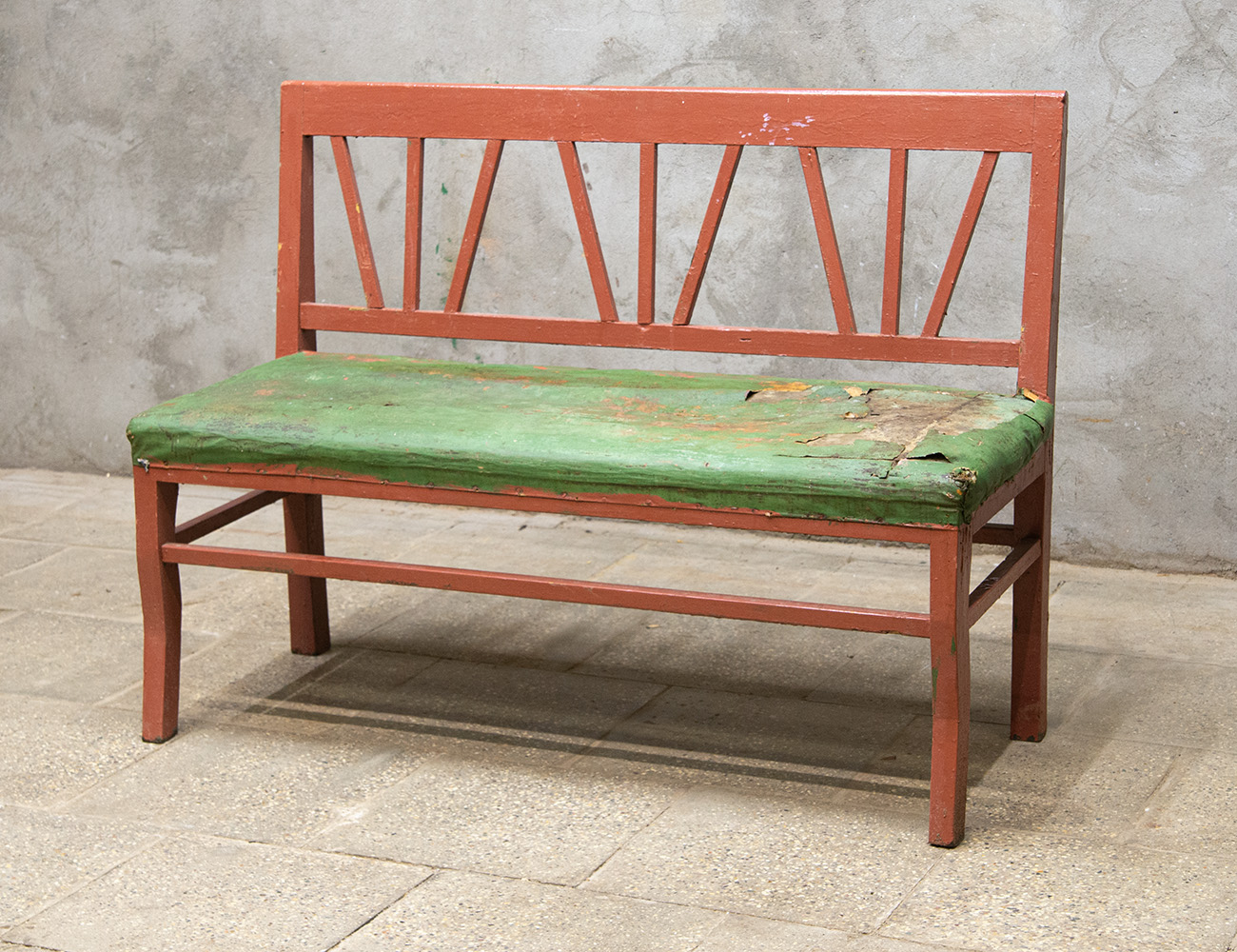 Старинная деревенская скамья