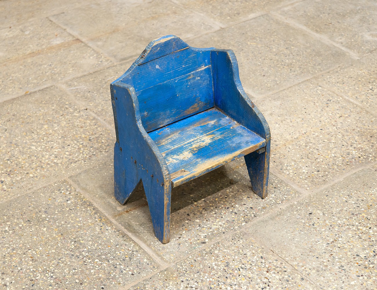 Старинный деревенский детский стульчик