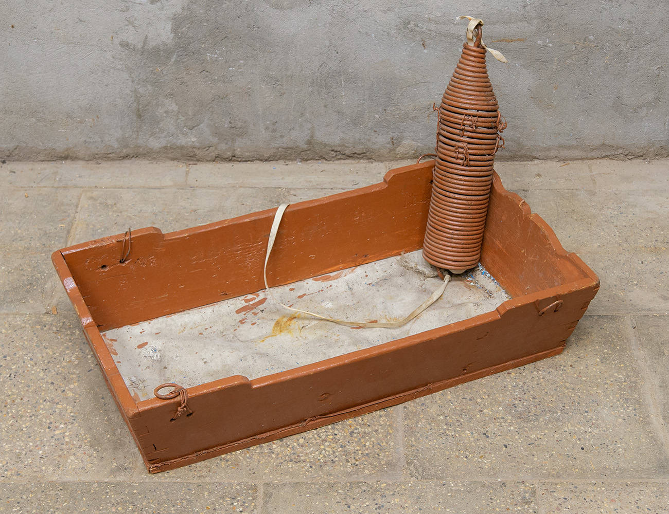 Старинная деревенская подвесная люлька