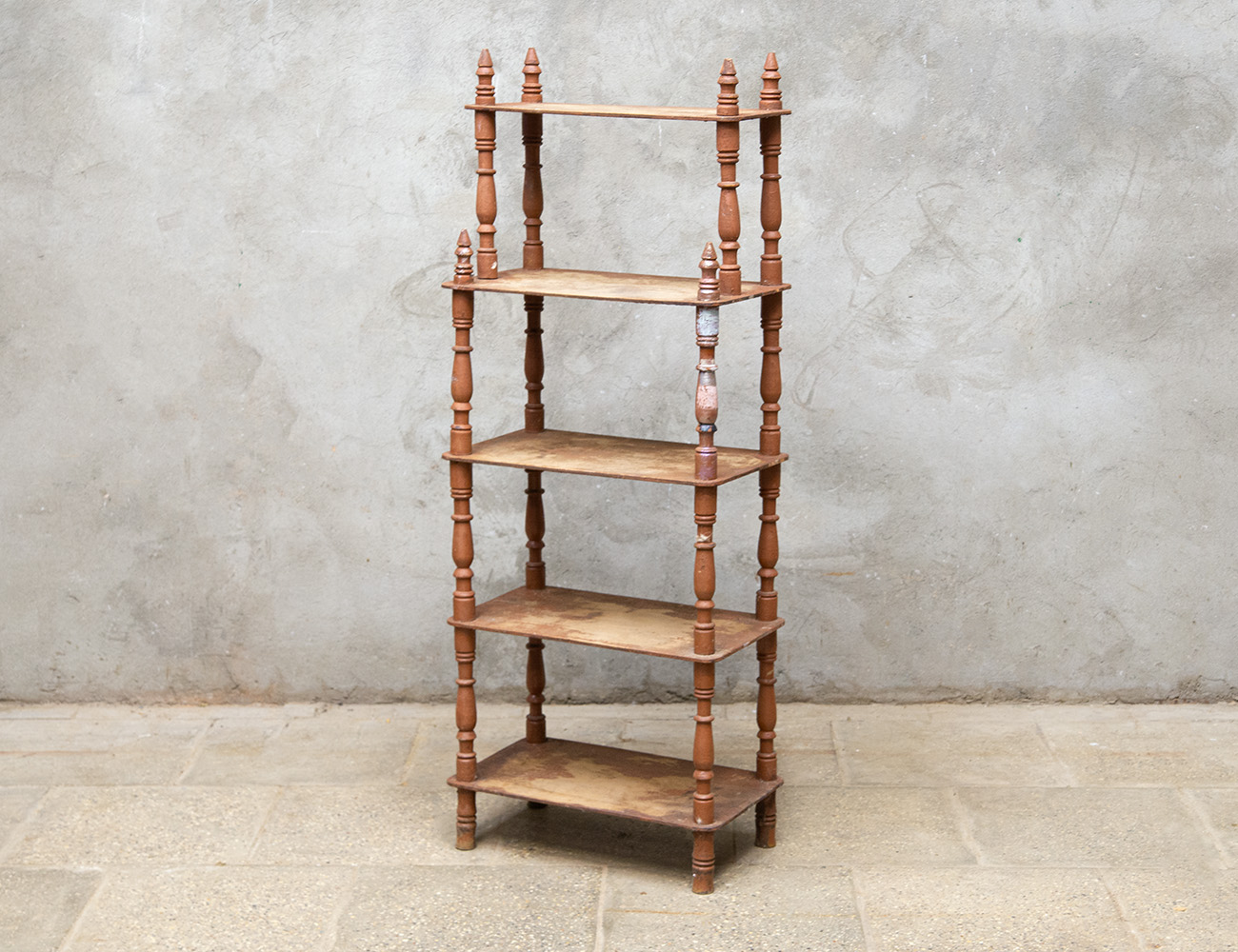 Старинная этажерка