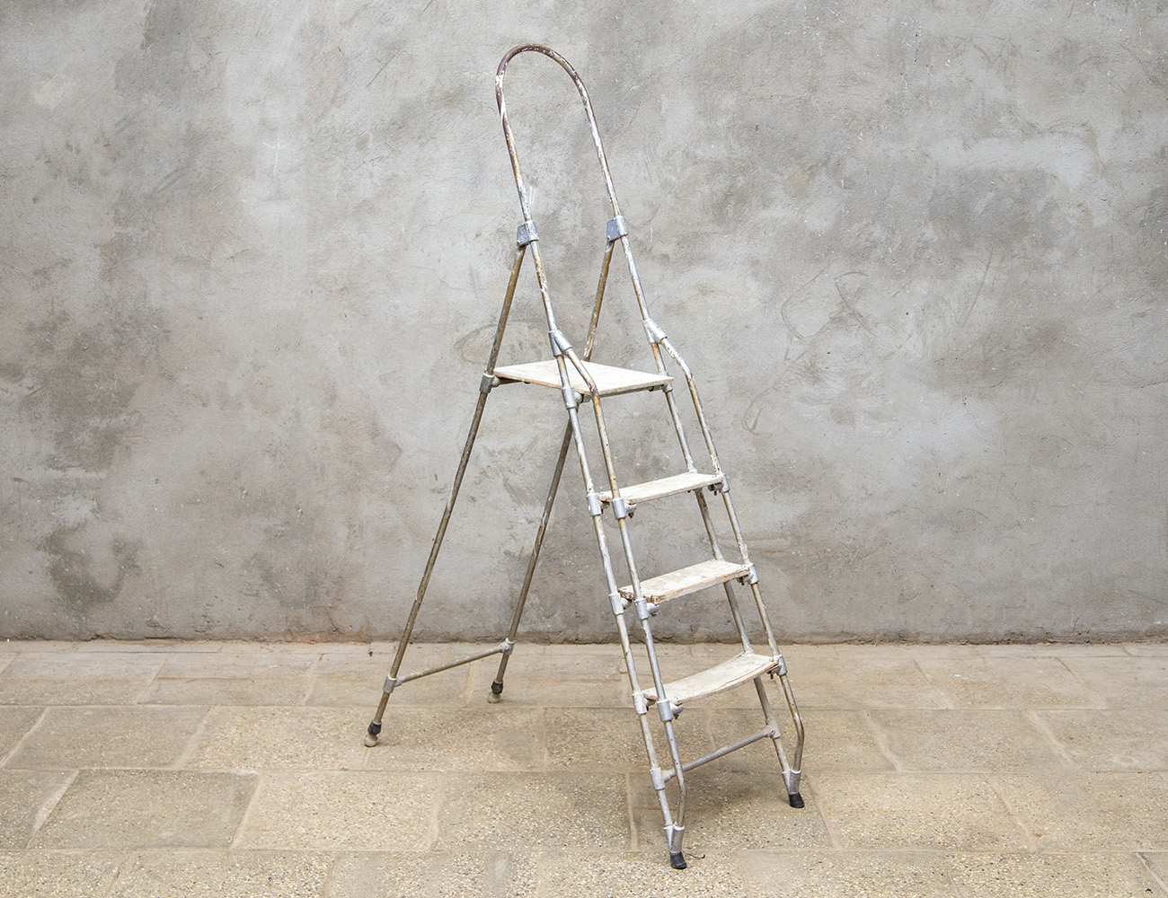 Старинная стремянка