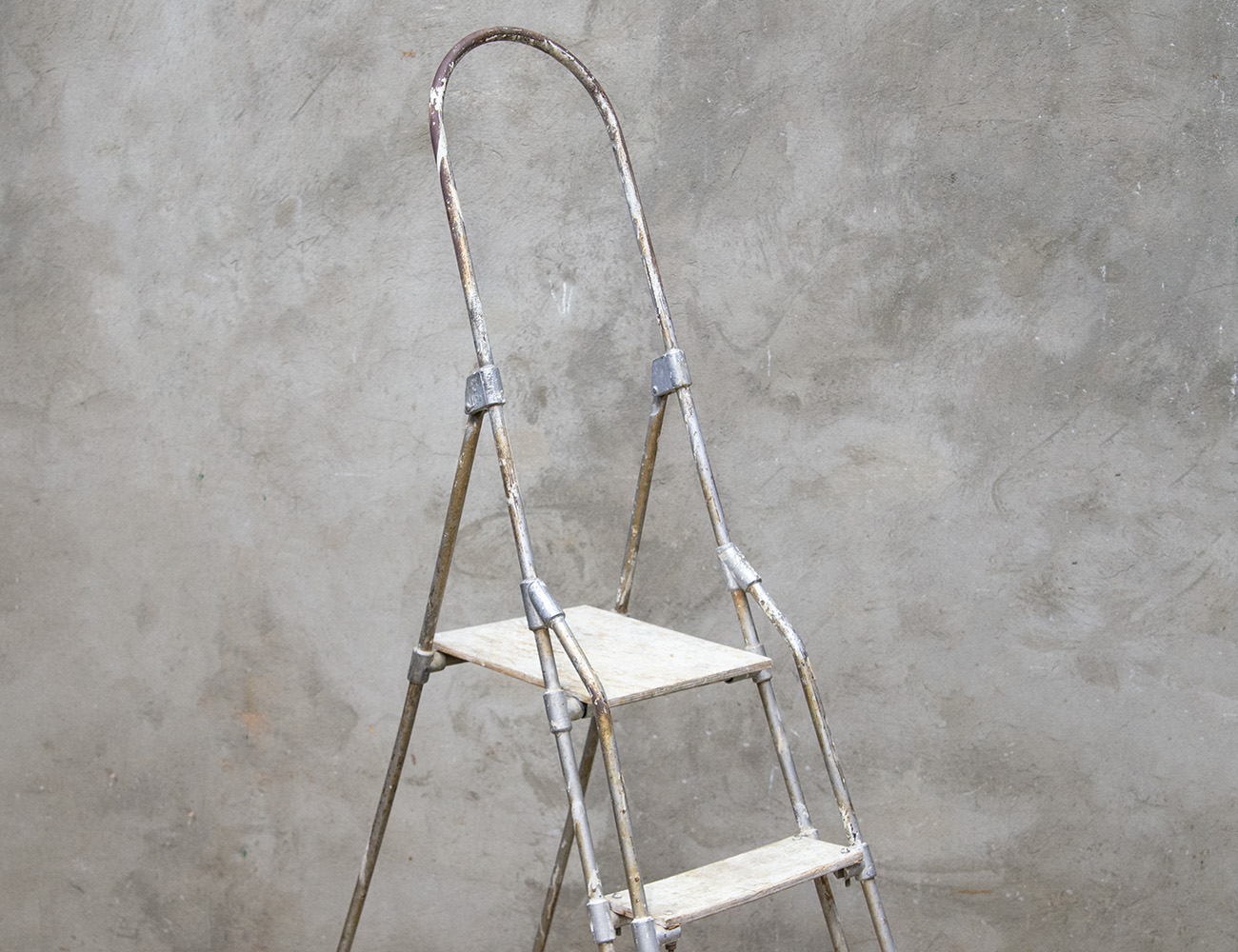 Старинная стремянка