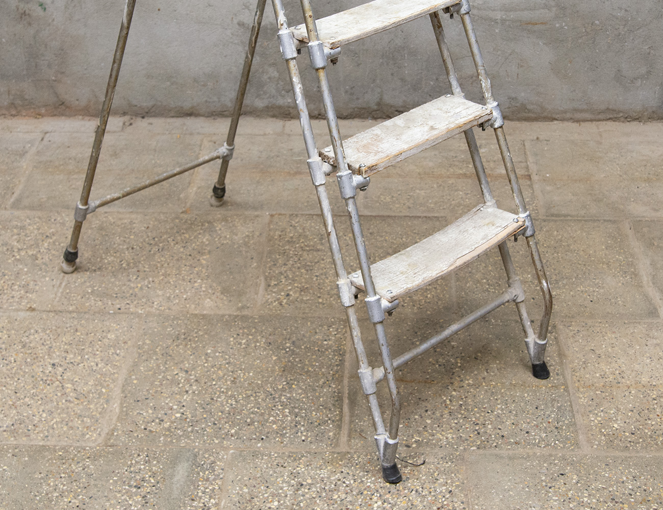 Старинная стремянка