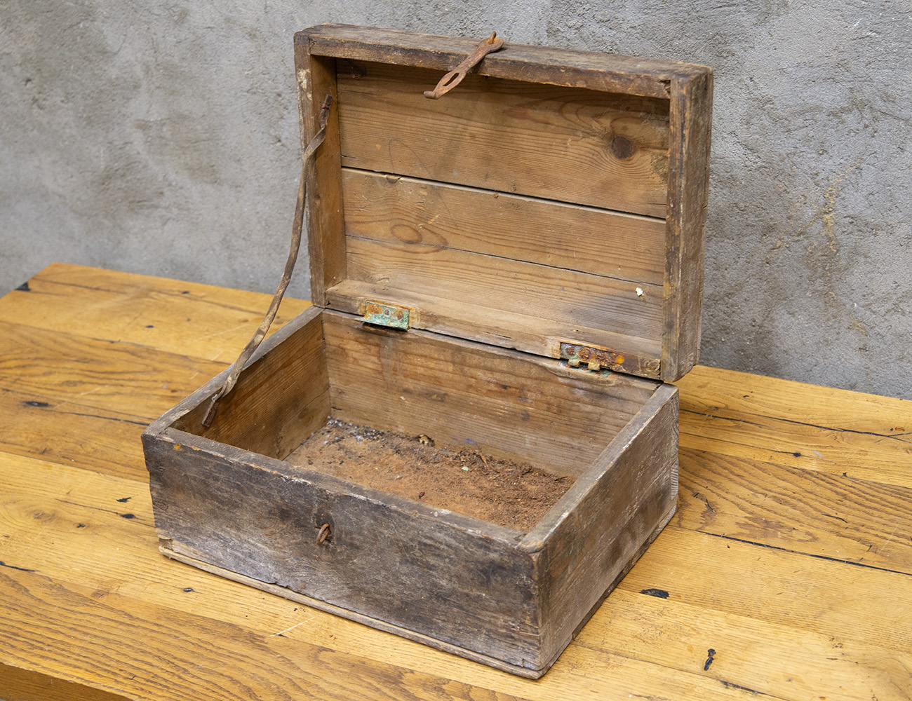 Старинный ларь