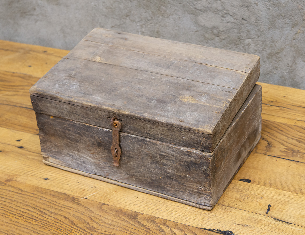 Старинный ларь