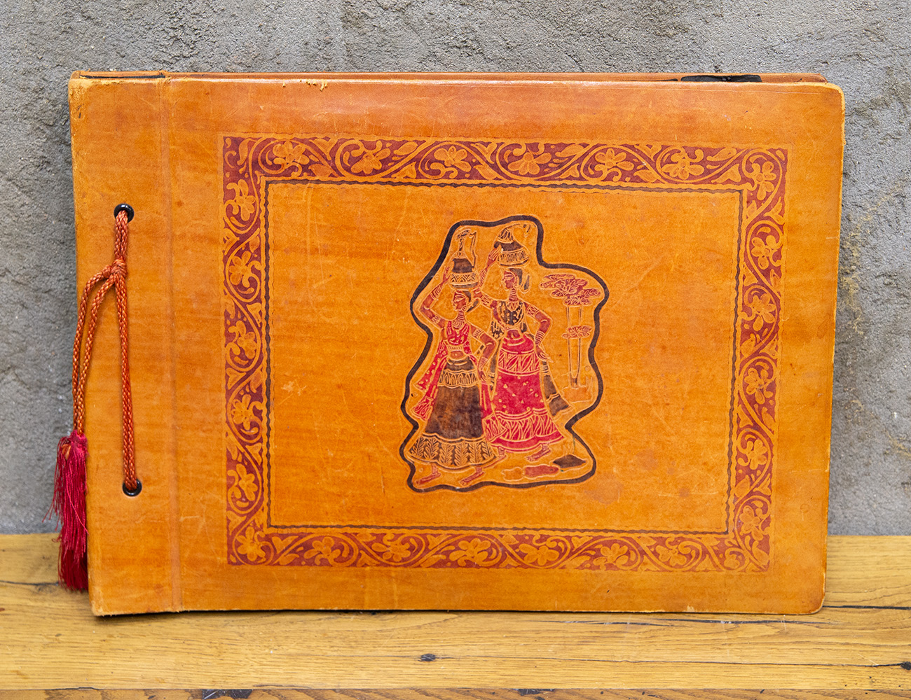 Винтажный индийский фотоальбом