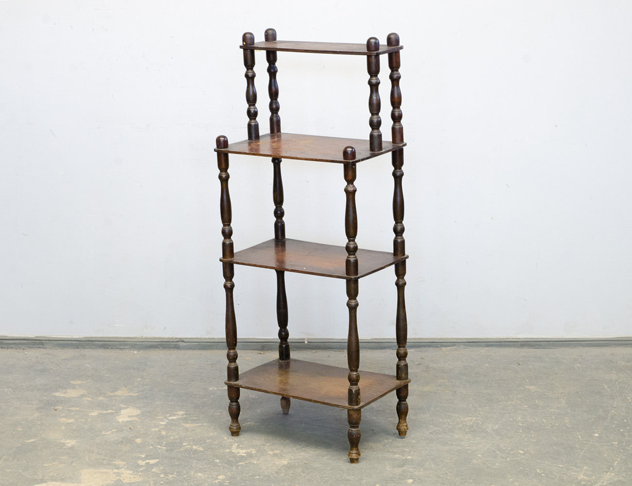 Старинная этажерка