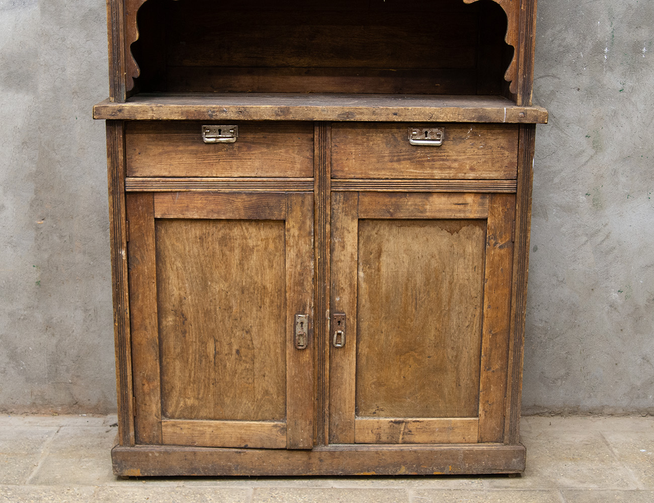 Старинный буфет