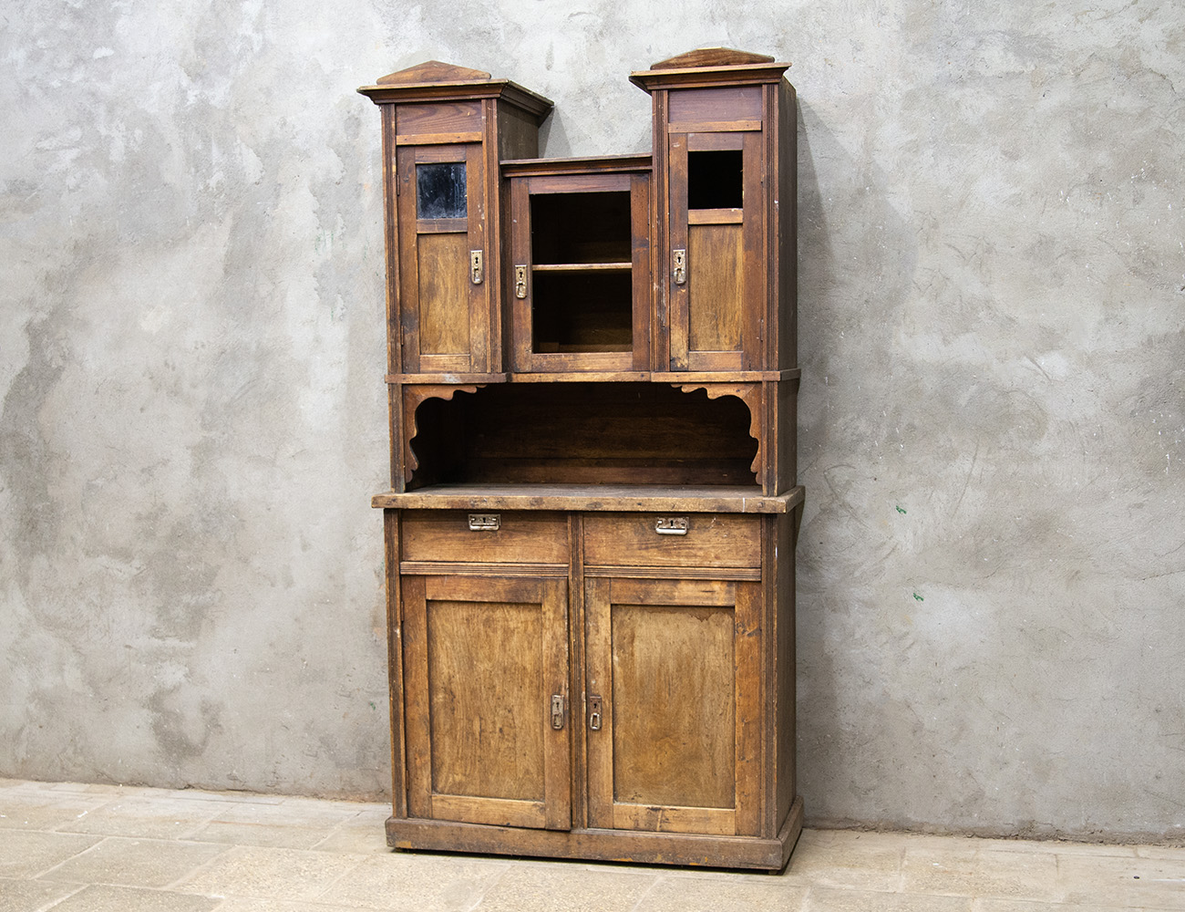 Старинный буфет