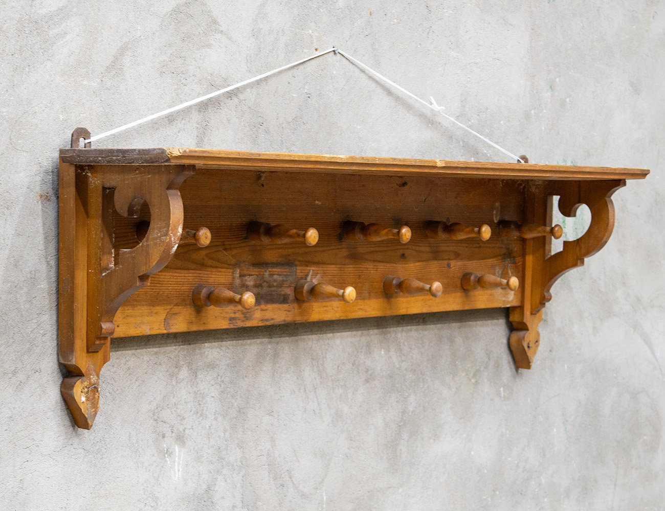 Старинная настенная вешалка