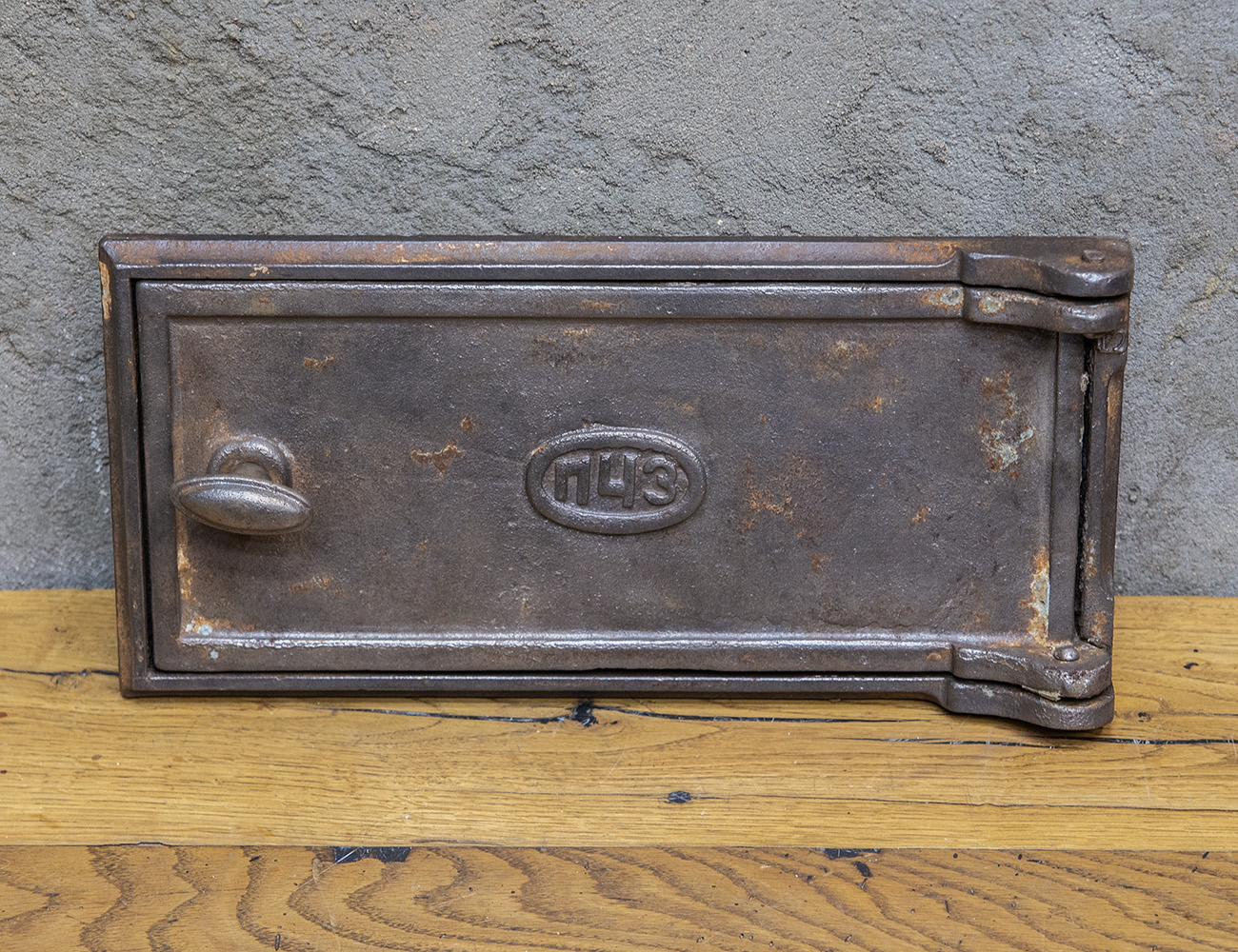 Старинная печная дверка