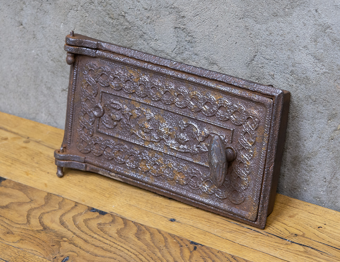 Старинная печная дверка