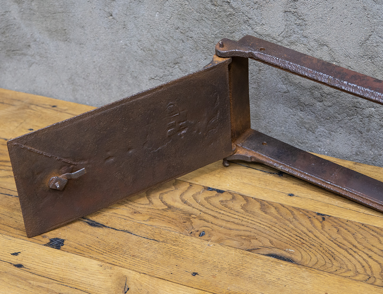 Старинная печная дверка