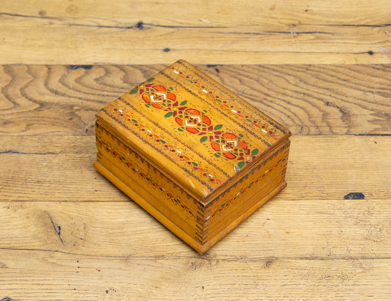 Старинная шкатулка для папирос