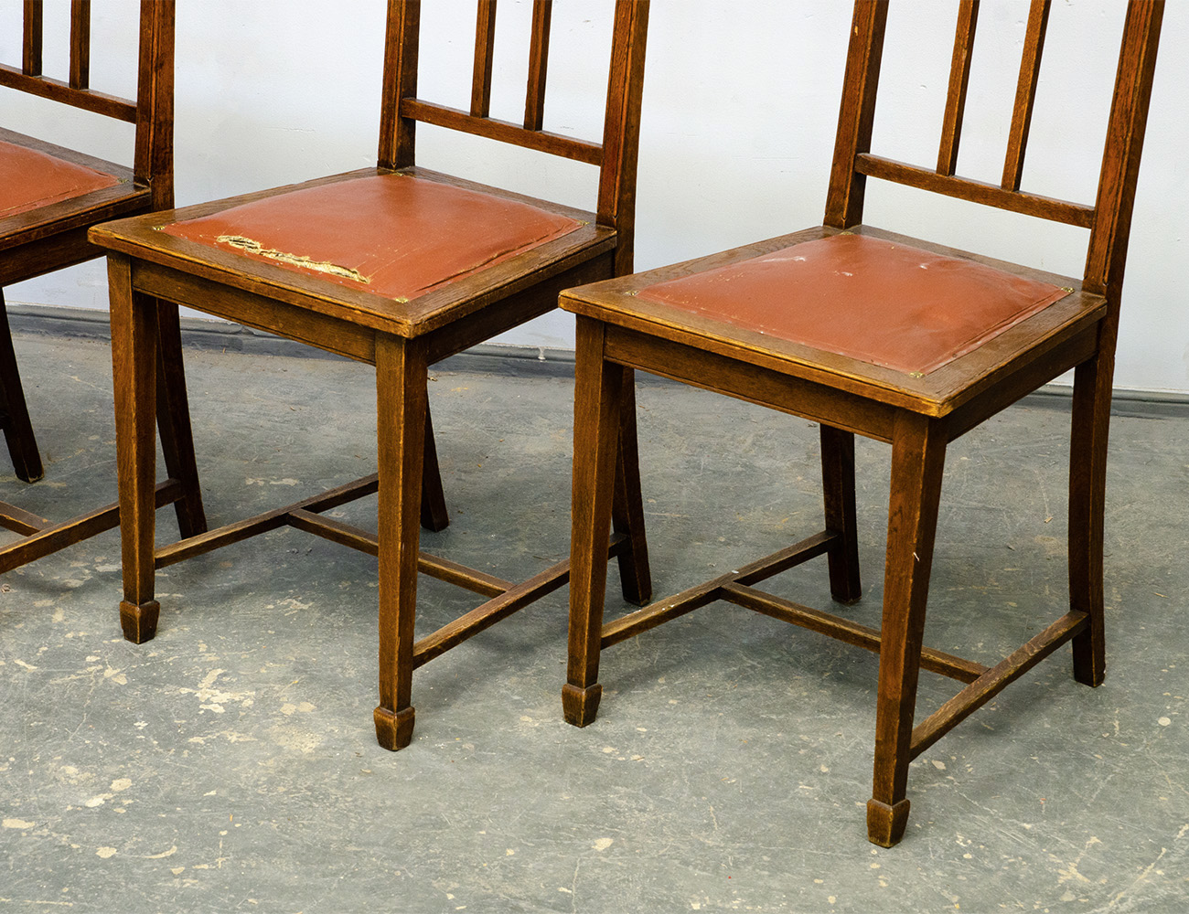 Дубовые стулья в стиле модерн