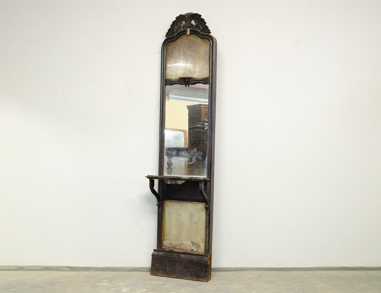 Старинное простеночное зеркало 19в