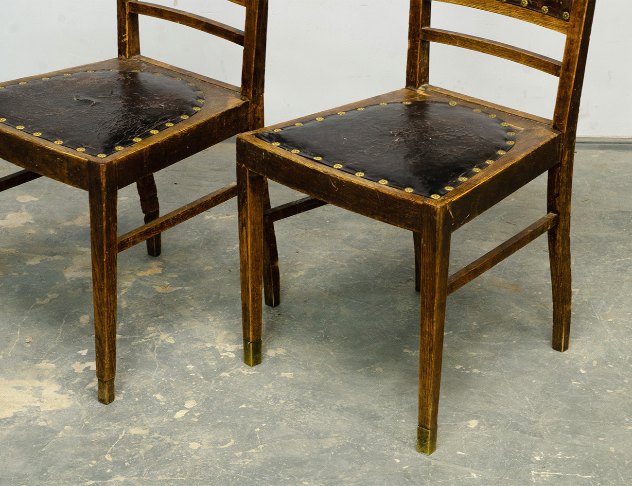 Антикварные дубовые стулья