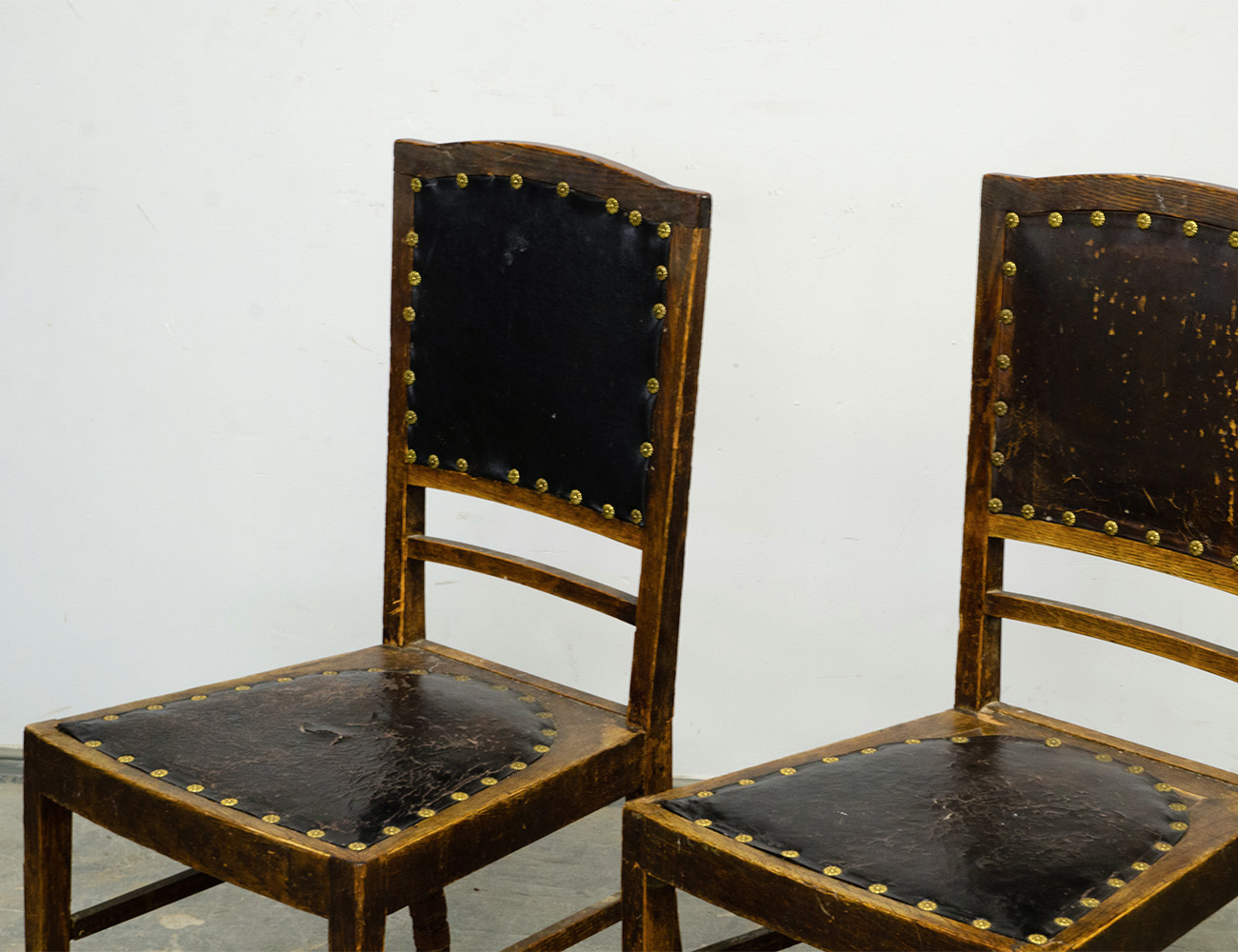 Антикварные дубовые стулья