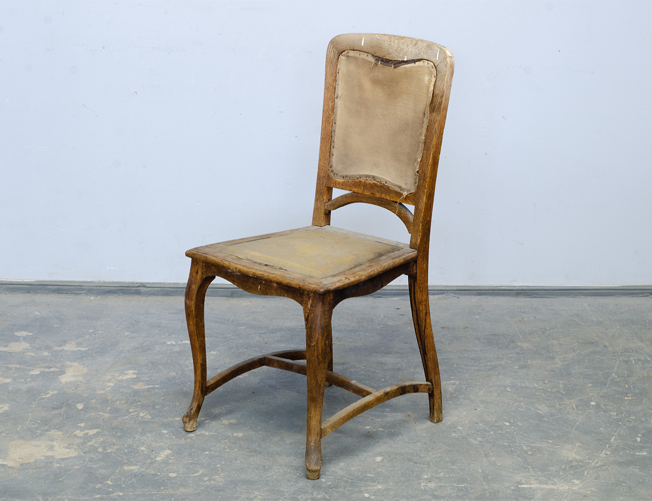 Антикварный стул