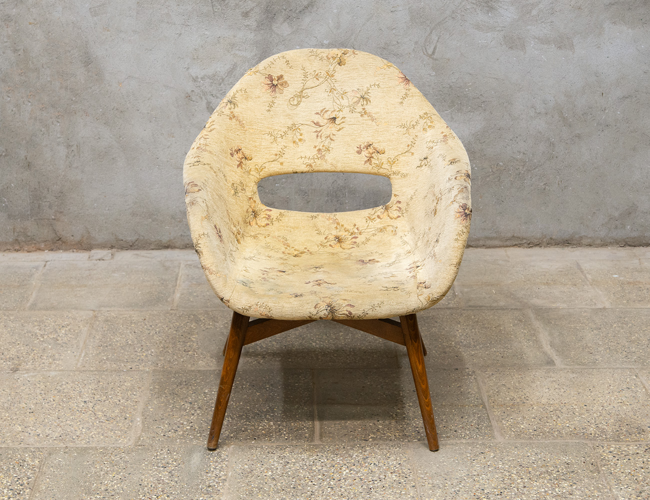 Винтажное кресло-ракушка