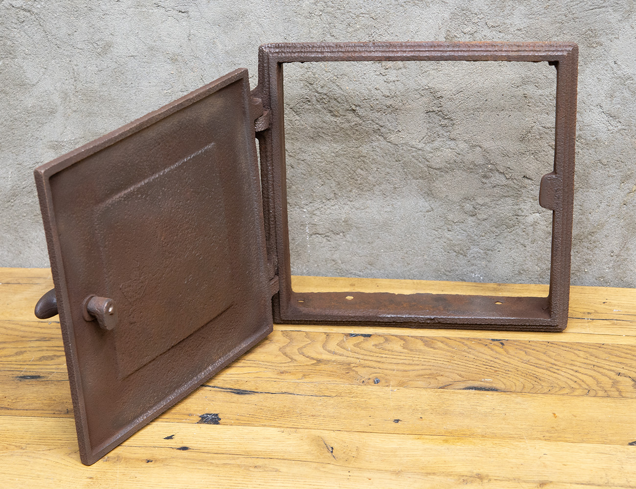 Старинная печная дверка