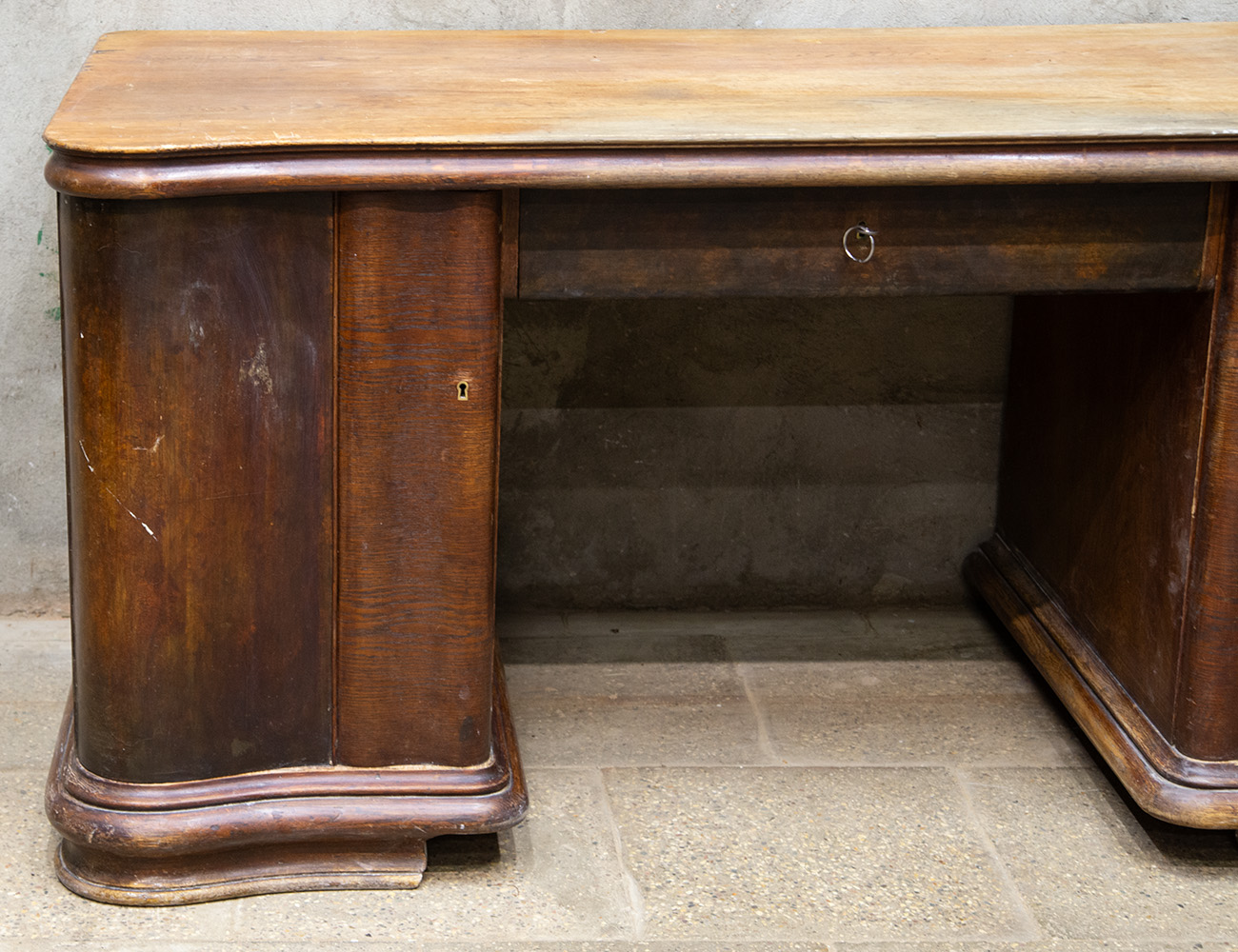 Антикварный письменный стол Ар-деко