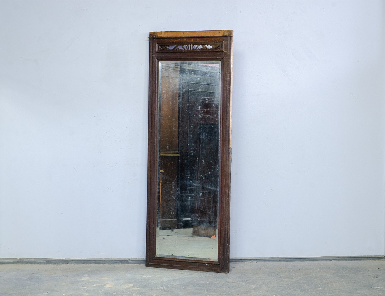 Старинное ростовое зеркало