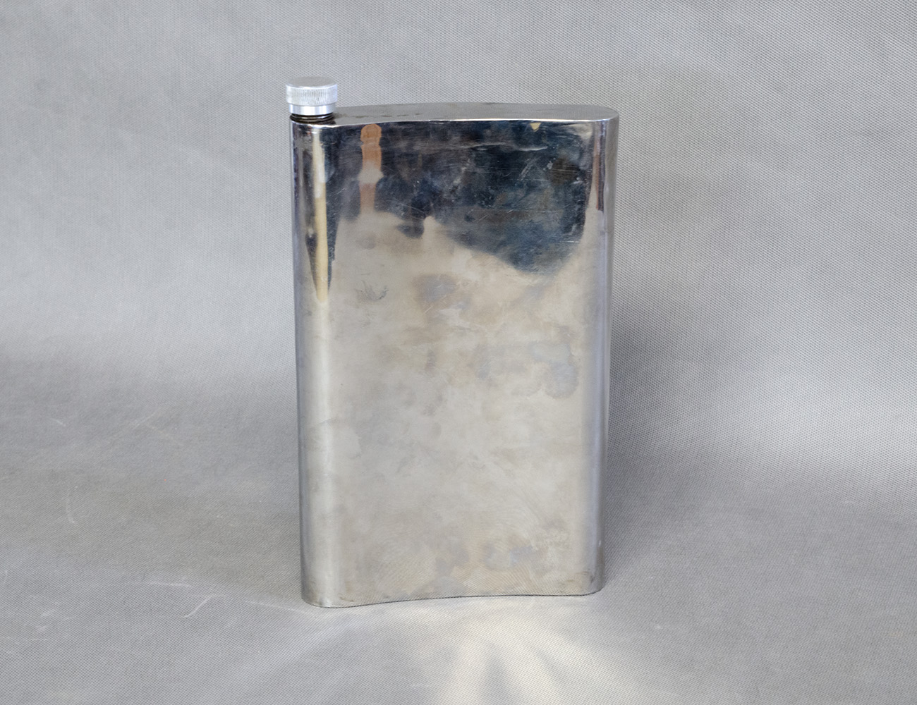 Старинная фляга