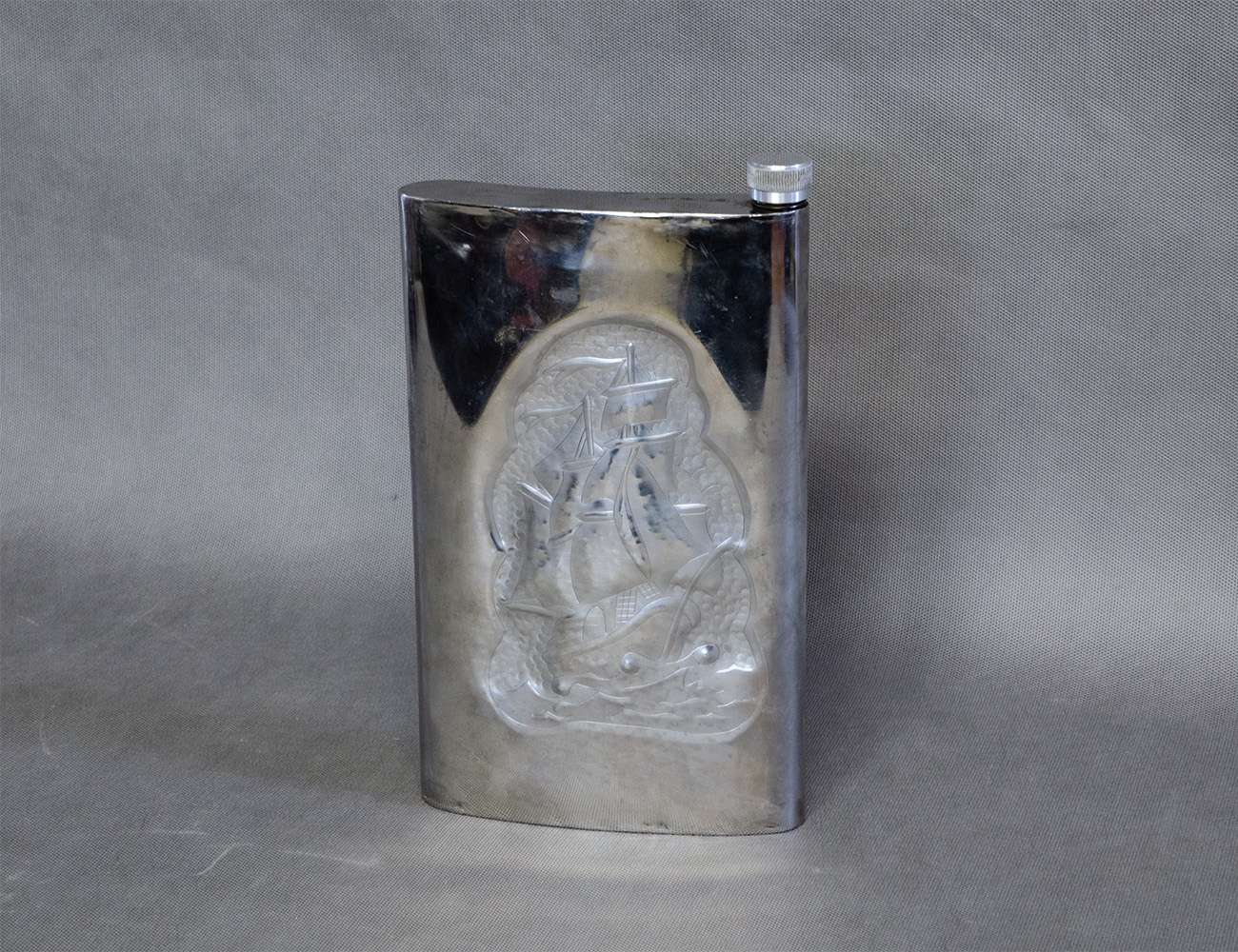 Старинная фляга