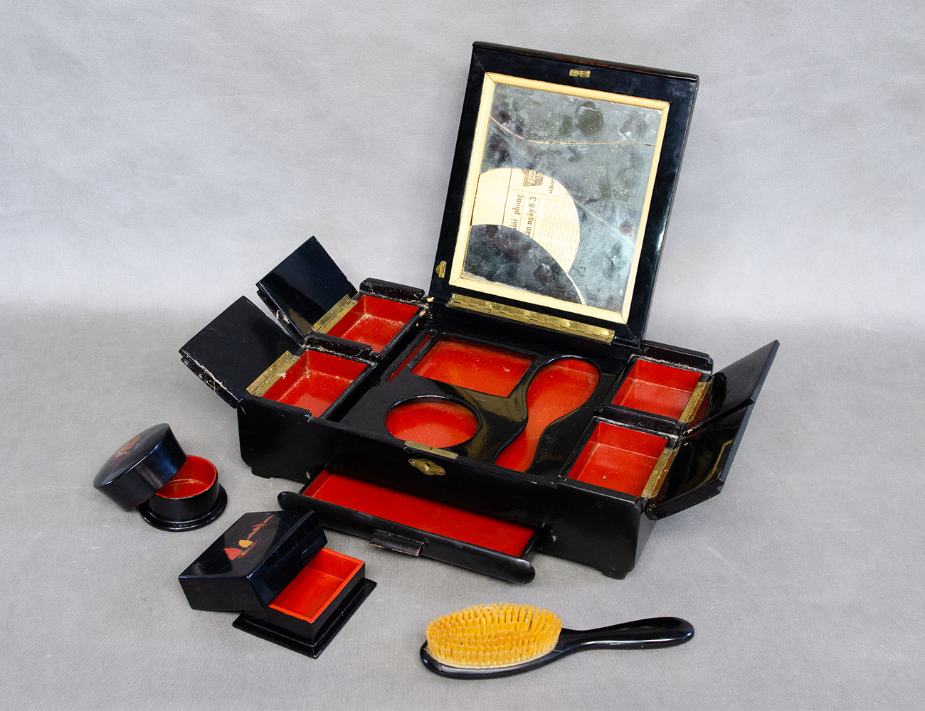 Винтажная шкатулка с росписью, Вьетнам