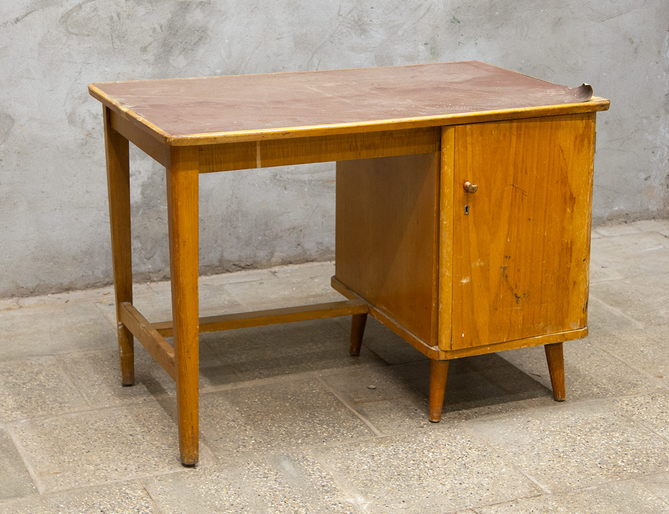 Винтажный письменный стол