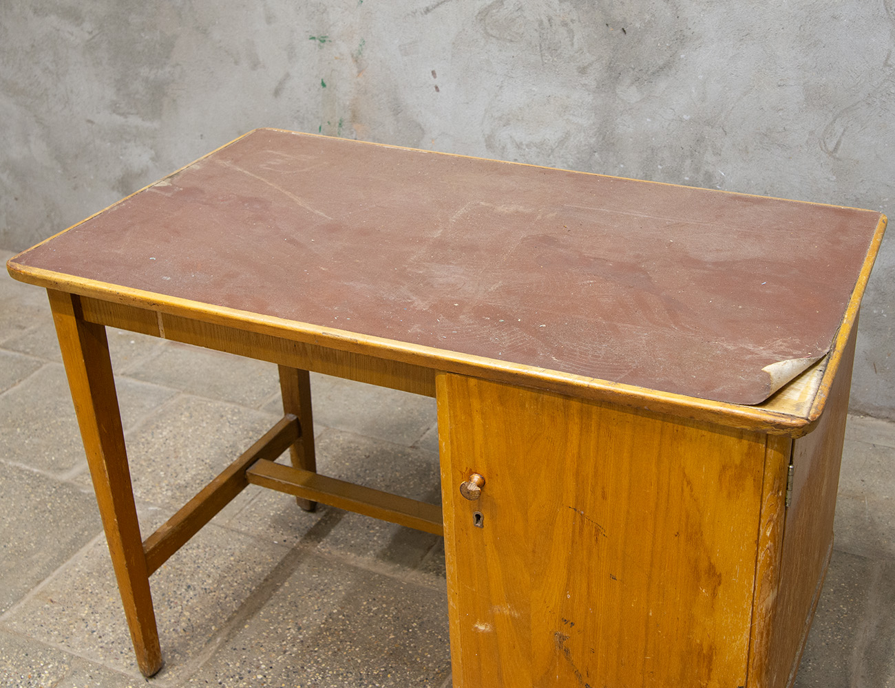 Винтажный письменный стол