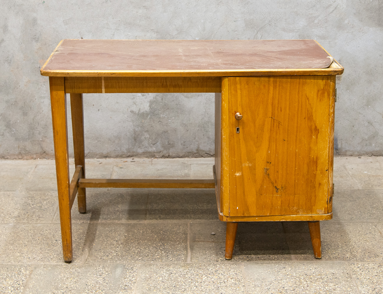 Винтажный письменный стол