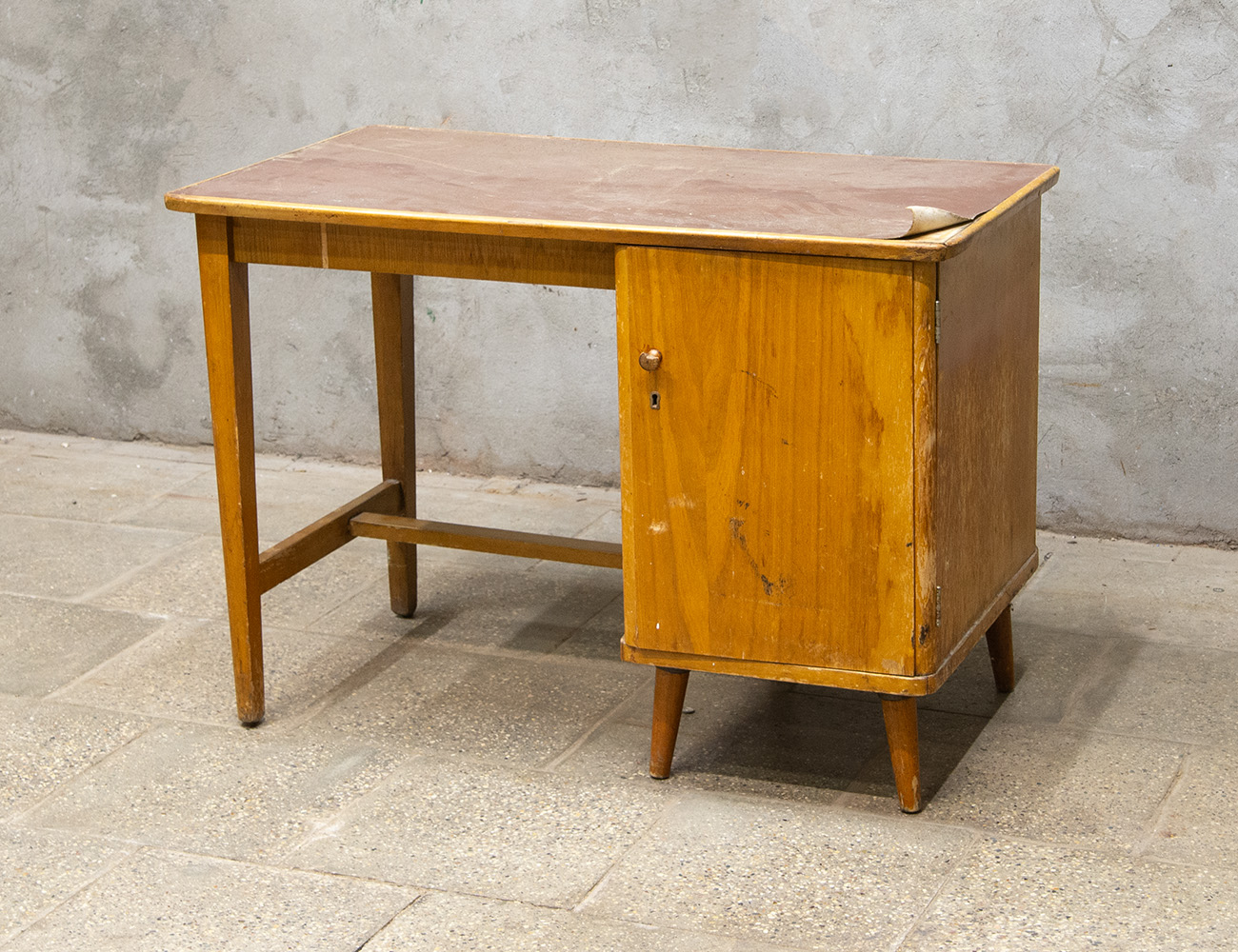 Винтажный письменный стол