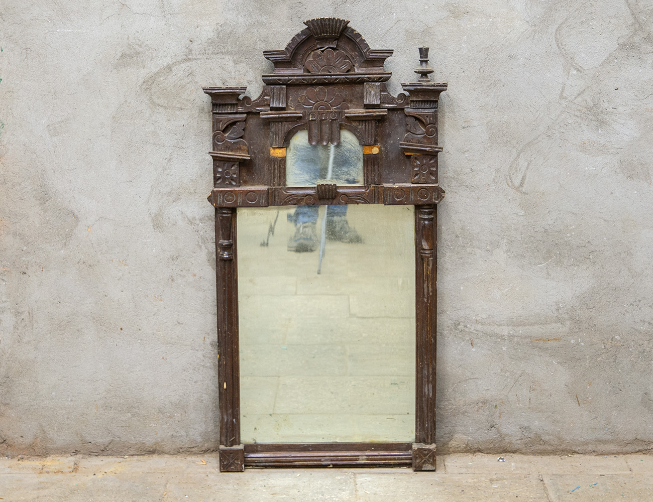 Старинное деревенское зеркало