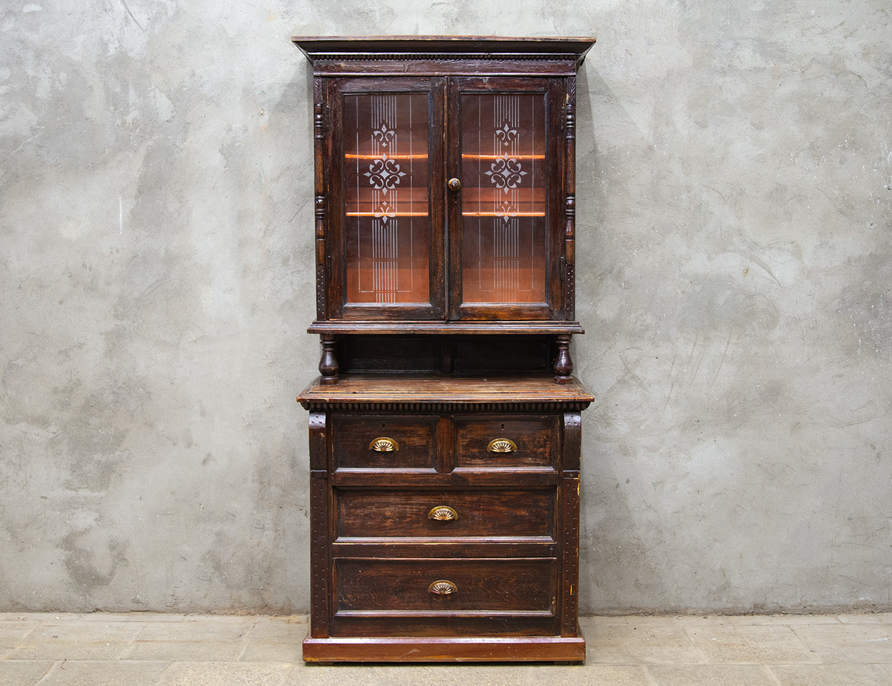 Старинный буфет