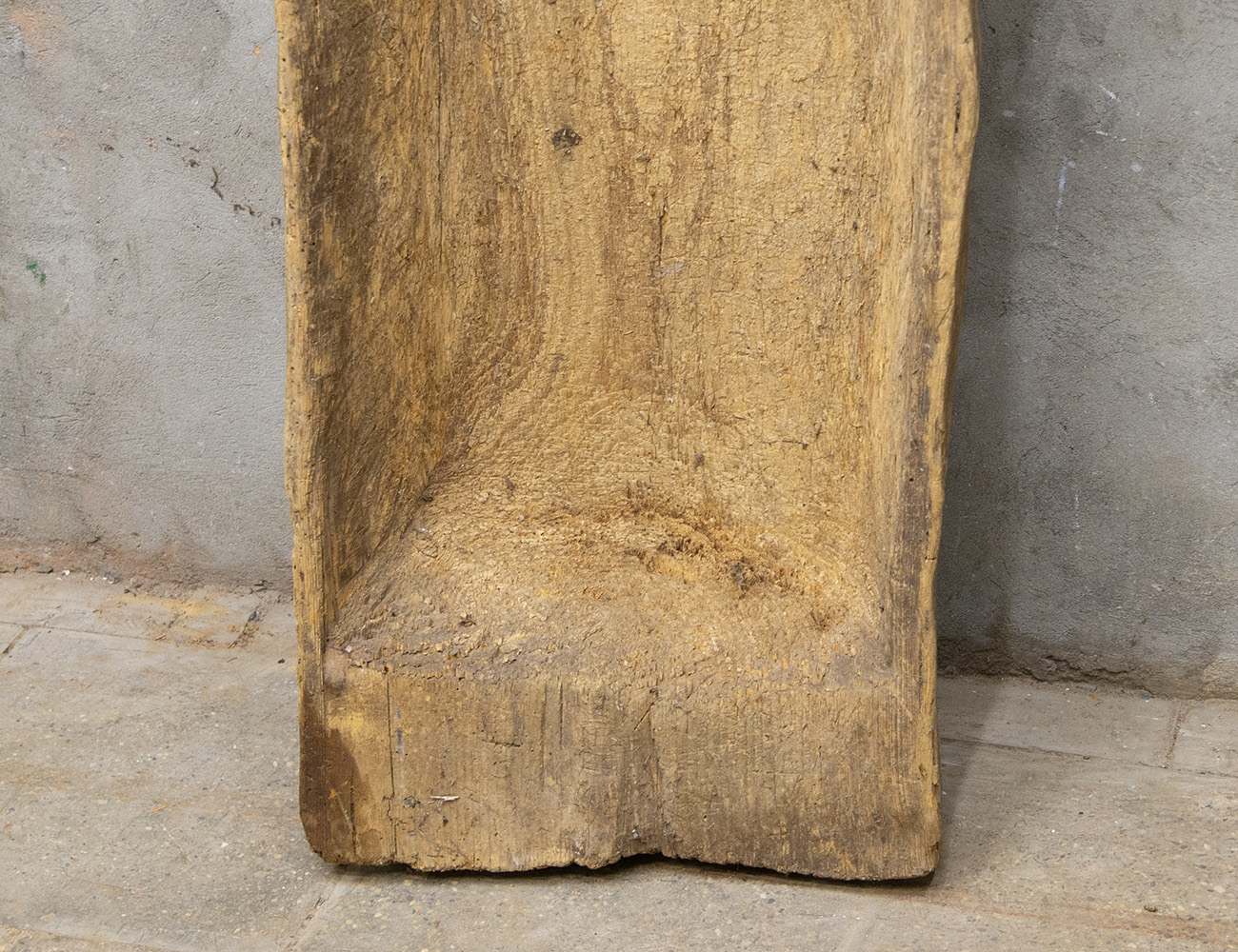 Большое старинное корыто